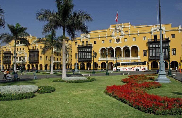 (use) Lima plaza de armas